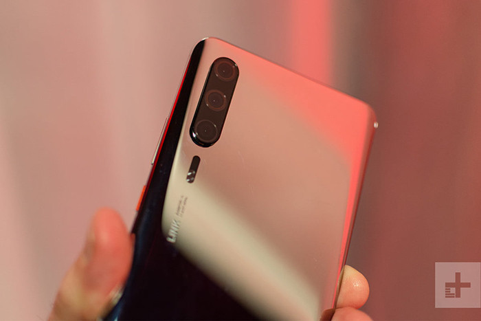 MWC 2019. Huawei внезапно показала флагманский смартфон будущего 