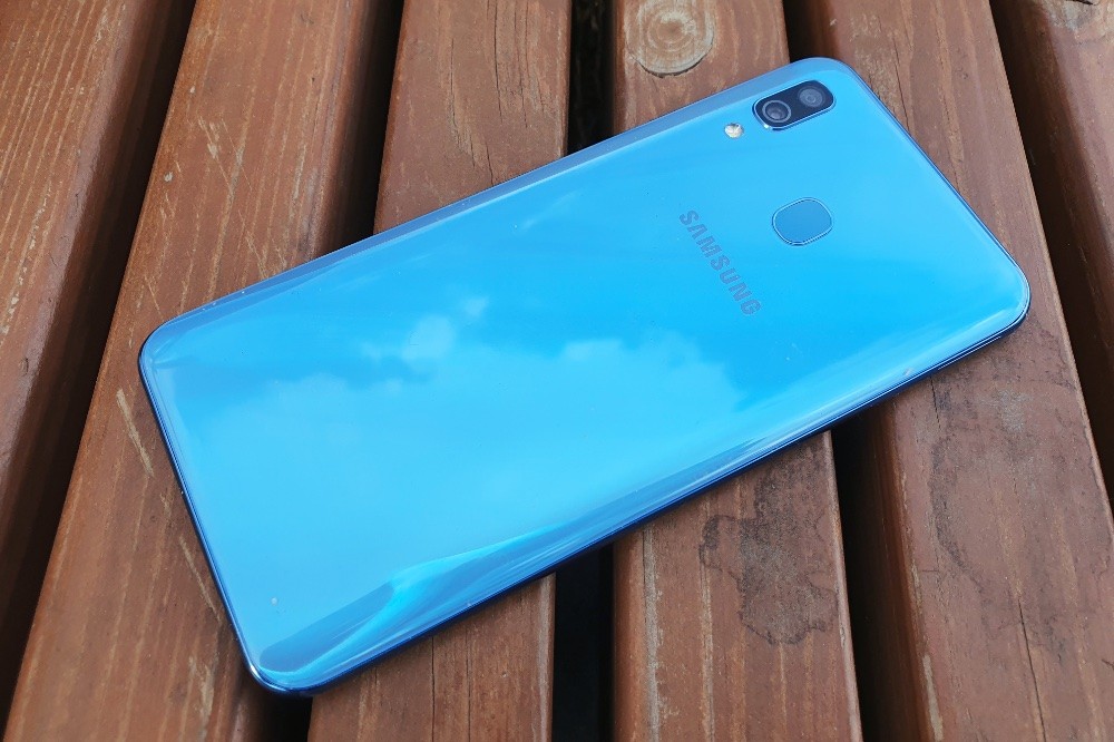 Обзор Galaxy A30: достойный конкурент недорогим смартфонам Xiaomi и Honor фото