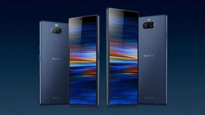 Начались российские продажи самого дешевого смартфона Sony и двух моделей с экранами 21:9