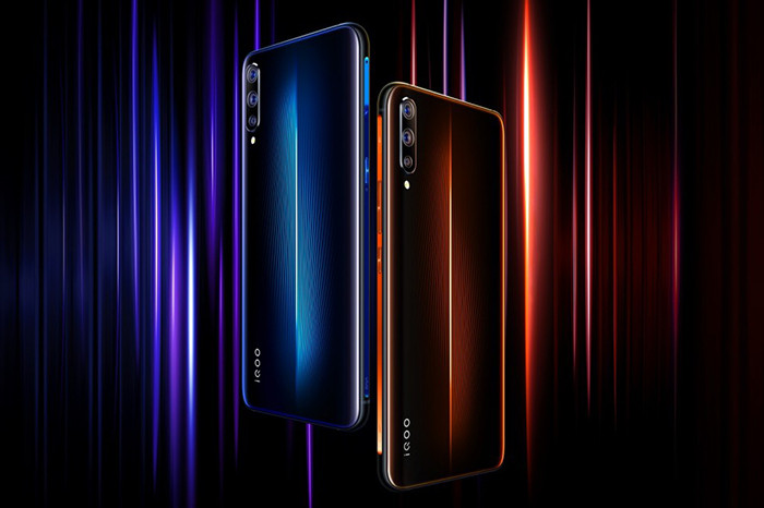 Игровой смартфон Vivo iQOO получил Snapdragon 855, подсветку корпуса и аккумулятор на 4000 мАч