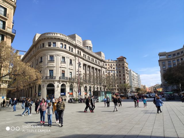 Обзор Xiaomi Mi 9: недорогой флагман фото