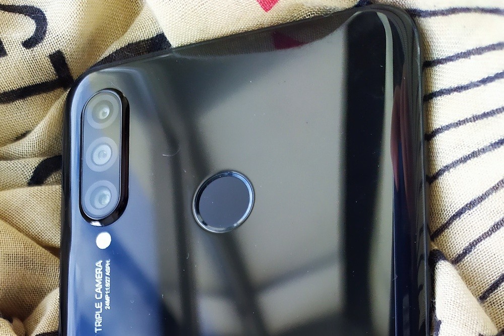 Обзор Huawei P30 Lite: бюджетный вариант флагмана