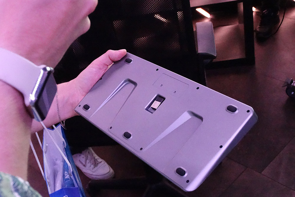 Интуитивная сенсорная клавиатура Clevetura Click&Touch: первый взгляд фото