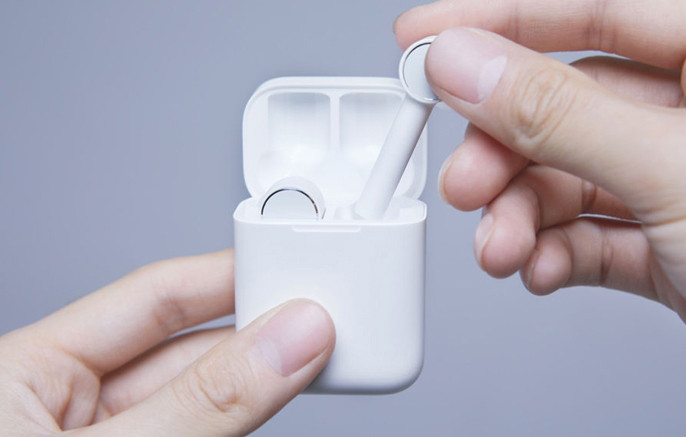 Xiaomi впервые привезла в Россию свои телевизоры. А еще – новые наушники, смартфон и Mi Band 4