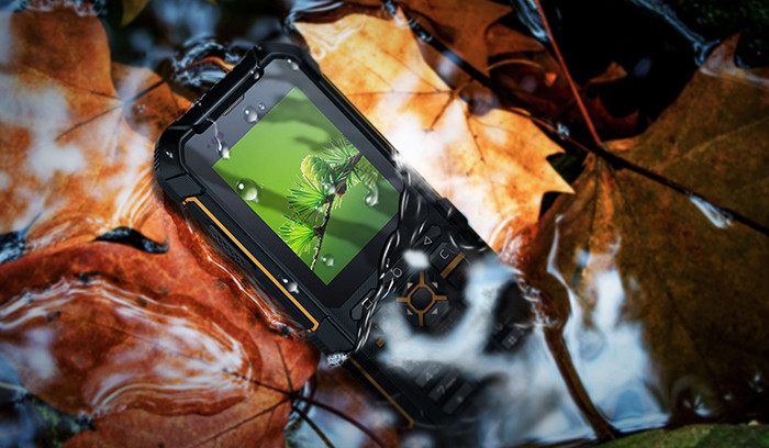 Китайский кнопочный телефон получил ОС Android, сенсорный экран, LTE, NFC и защиту от воды