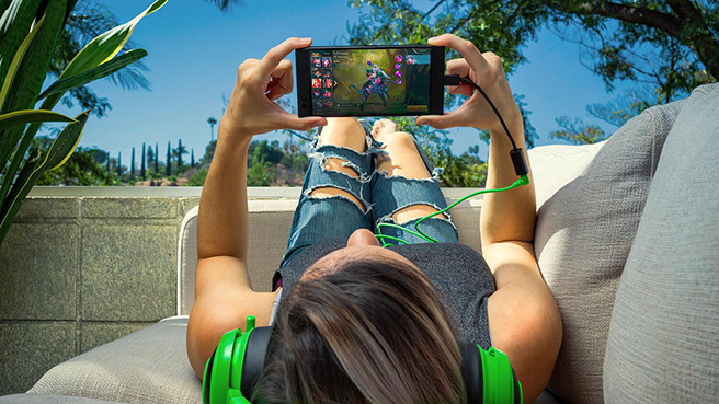 «Самый лучший смартфон»: 10 любимых уловок маркетологов, на которые не надо попадаться картинка Фильтруем маркетинг: как искажают истину производители смартфонов