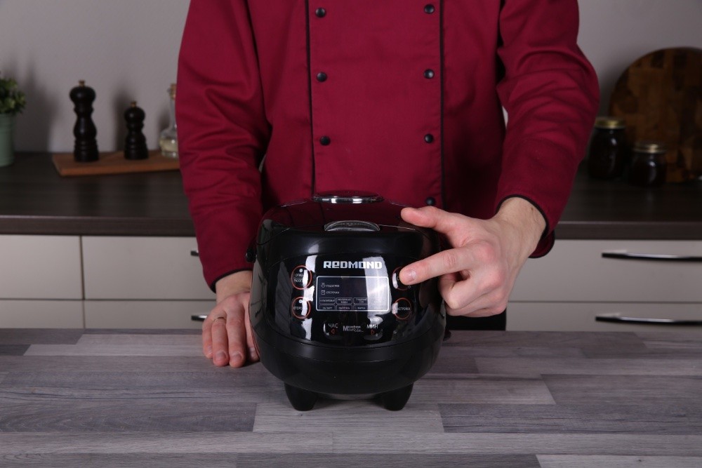 Футуристические технологии в бытовой технике: «танцующий» чайник с подсветкой, умная капсульная кофеварка и другие новинки REDMOND Smart Home