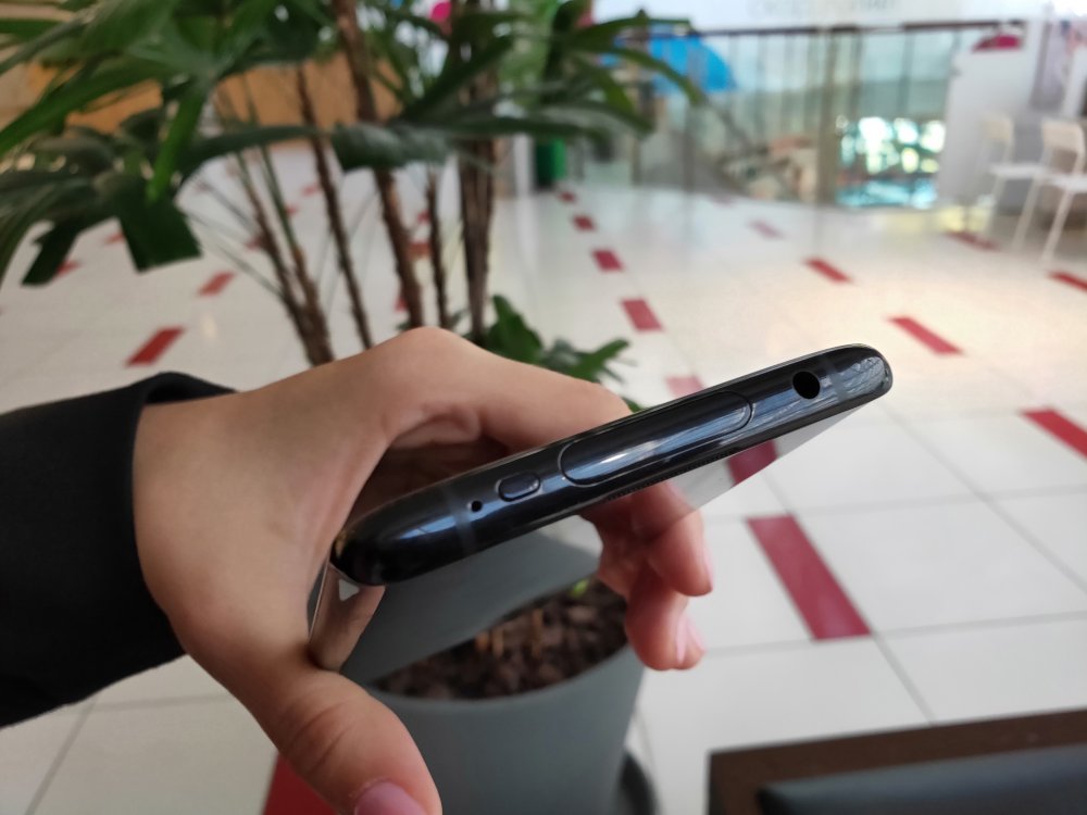 Предварительный обзор Vivo Nex 3: удивительный смартфон со «стекающим» экраном и полностью сенсорным управлением фото