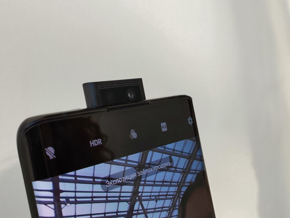 Предварительный обзор Vivo Nex 3: удивительный смартфон со «стекающим» экраном и полностью сенсорным управлением
