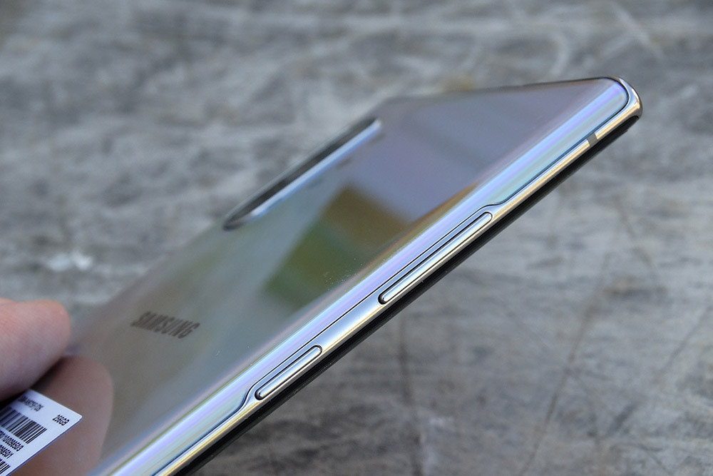 Обзор Samsung Galaxy Note 10 Plus: смартфон с отличной камерой, идеальными изгибами и скрытыми недостатками фото