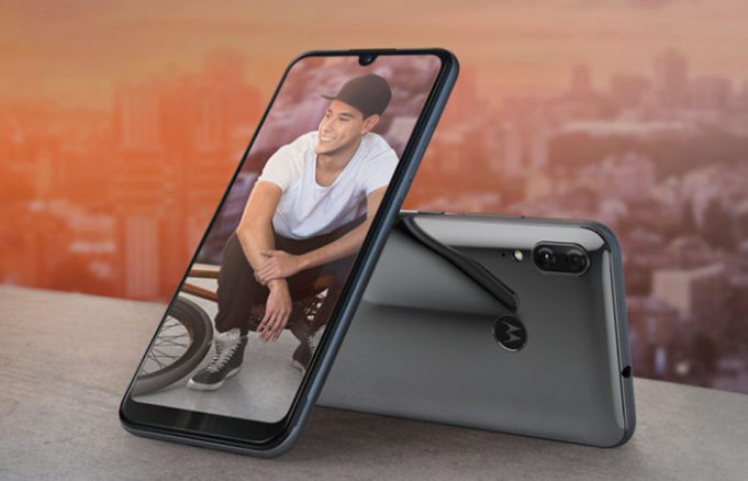 87428Премьера: В Россию приехал самый дешевый смартфон Motorola 2019 года. Он стоит менее 10 тысяч рублей