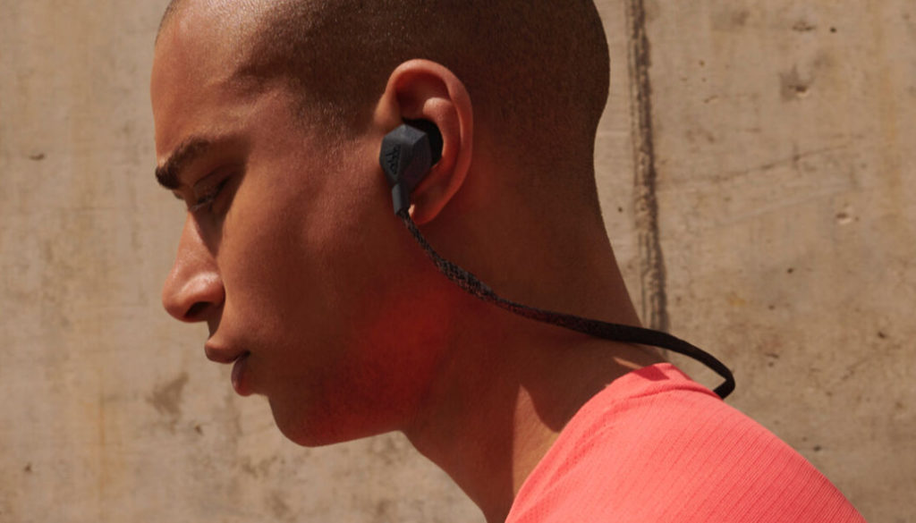 87688Премьера: В Россию приехали необычные спортивные Bluetooth-наушники Adidas