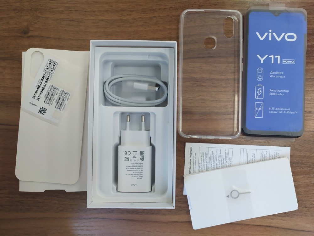 Обзор смартфона Vivo Y11: можно ли получить смартфон с ярким дизайном, хорошей камерой и мощной батареей меньше, чем за 9 тысяч рублей? фото