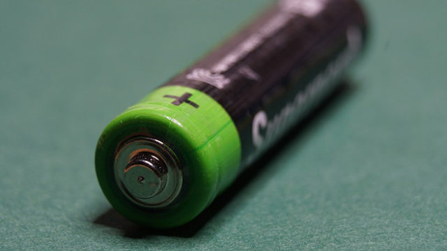 89239Россиянам запретят выбрасывать батарейки в мусор