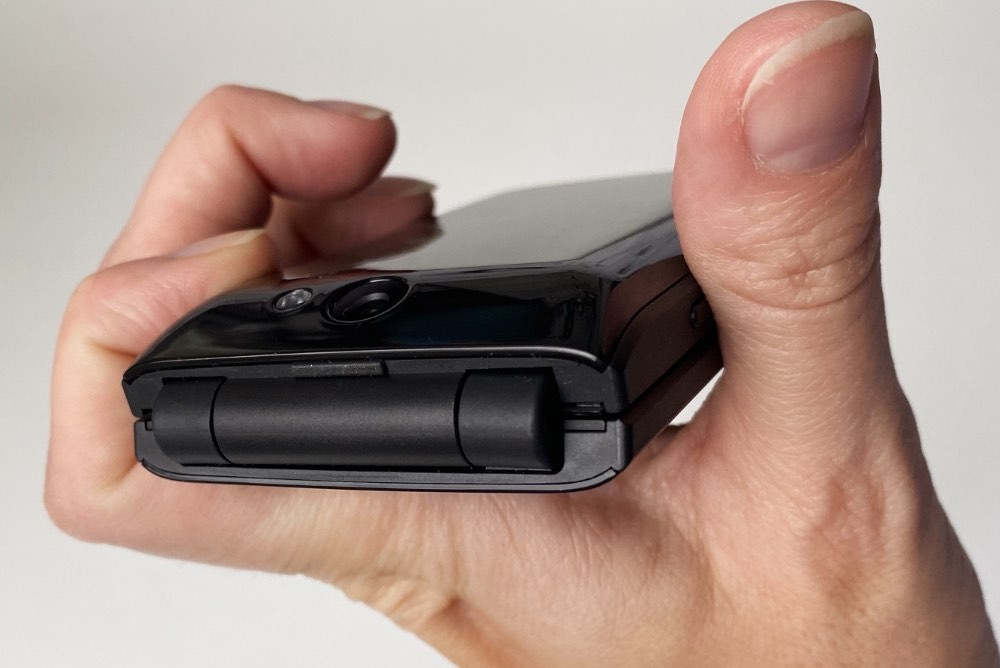 Обзор кнопочного телефона Nokia 2720 Flip: классическая «раскладушка» с функциями смартфона фото