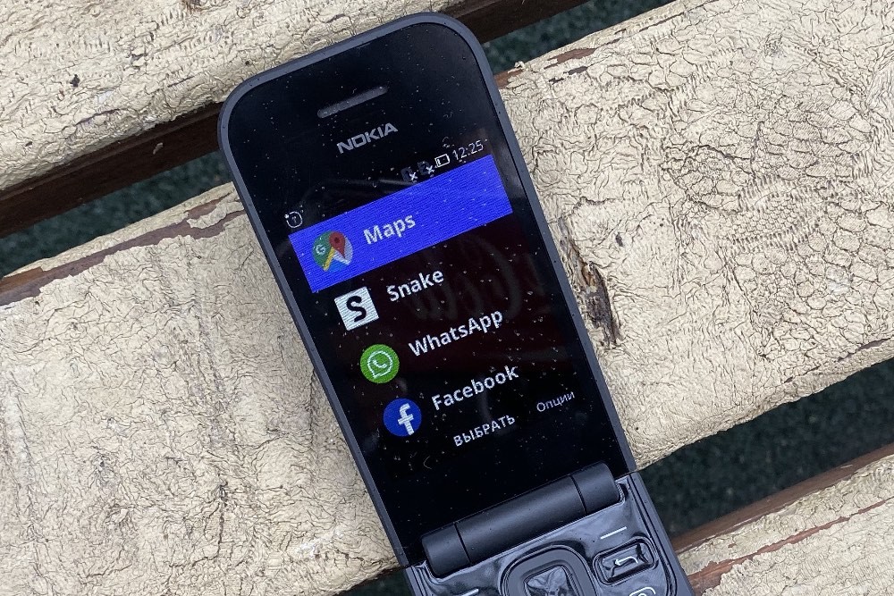 Обзор кнопочного телефона Nokia 2720 Flip: классическая «раскладушка» с функциями смартфона фото