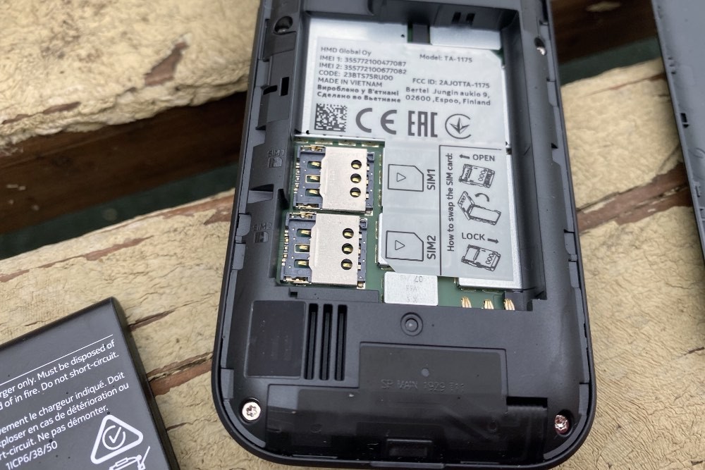 Обзор кнопочного телефона Nokia 2720 Flip: классическая «раскладушка» с функциями смартфона фото