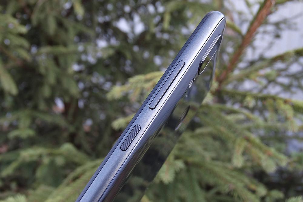 Обзор Moto E6 Plus: недорогой смартфон со съемной батареей фото