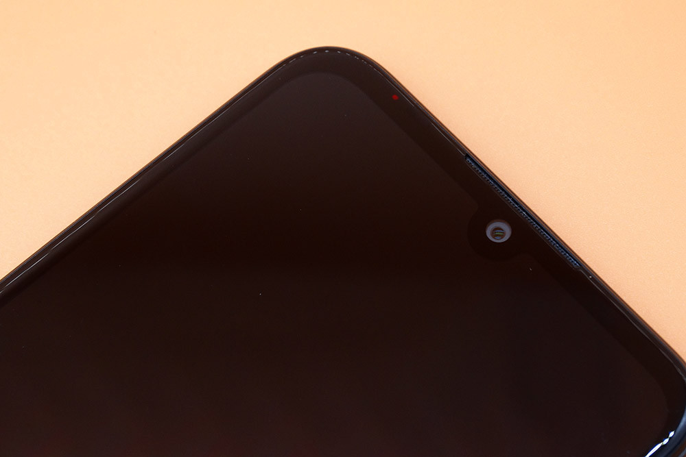 Обзор Moto E6 Plus: недорогой смартфон со съемной батареей