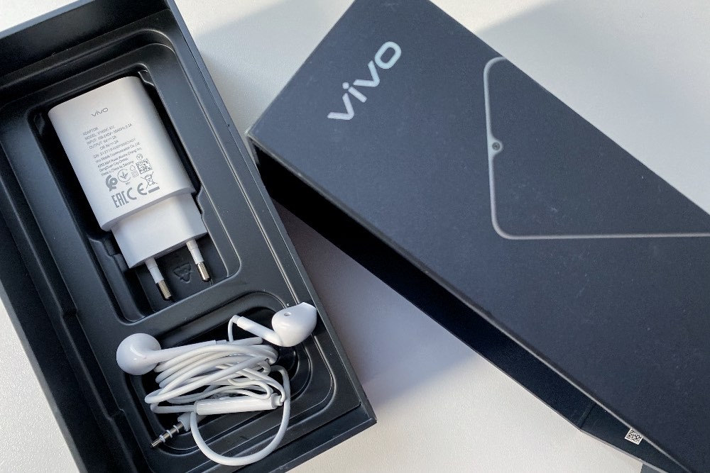 Обзор Vivo V17: яркий смартфон с отличной камерой и другими сюрпризами