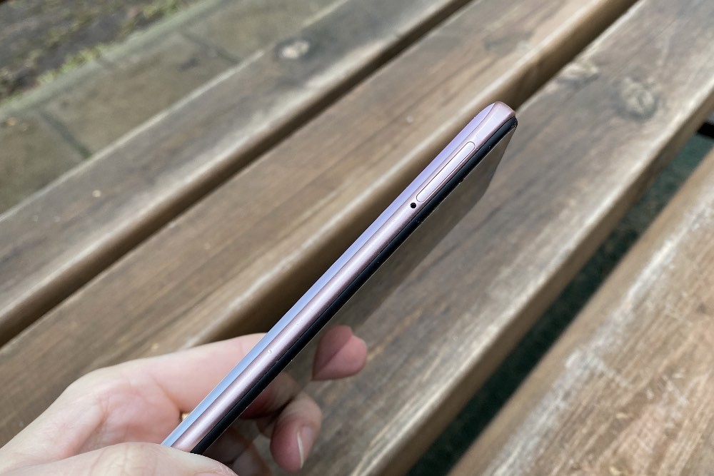 Обзор Vivo V17: яркий смартфон с отличной камерой и другими сюрпризами фото