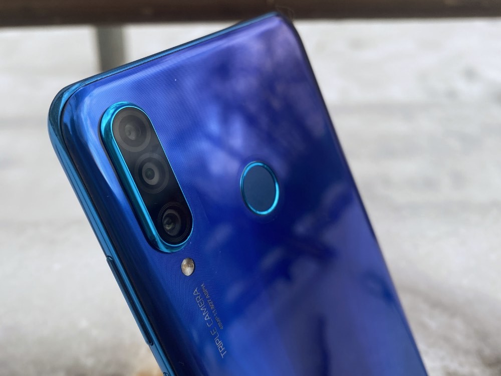 Как выбрать смартфон? 7 вещей, о которых вас «забудут» предупредить в магазине картинка Honor 20 Lite