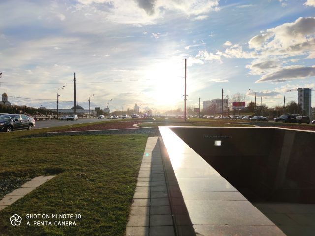 Какой смартфон снимает лучше: сравниваем Samsung Galaxy S20 Ultra с Huawei P30 Pro и Mi Note 10 фото