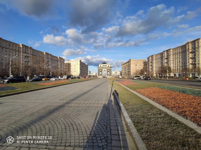 Какой смартфон снимает лучше: сравниваем Samsung Galaxy S20 Ultra с Huawei P30 Pro и Mi Note 10 фото