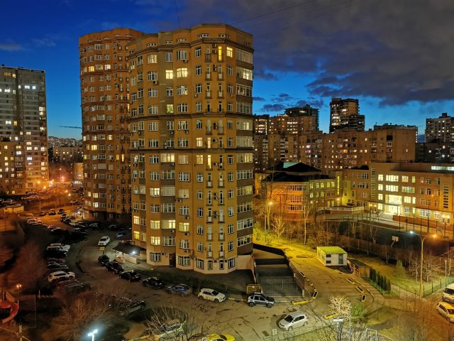 Какой смартфон снимает лучше: сравниваем Samsung Galaxy S20 Ultra с Huawei P30 Pro и Mi Note 10 фото