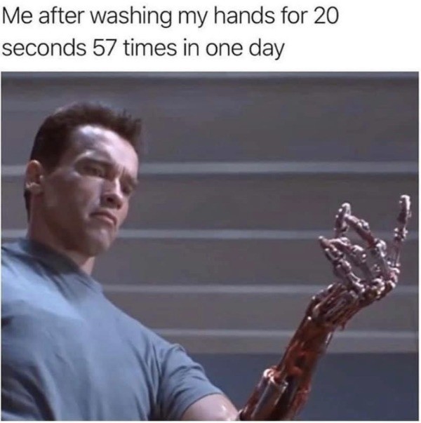 «У вас маска отклеилась»: самые веселые шутки на тему коронавируса и самоизоляции