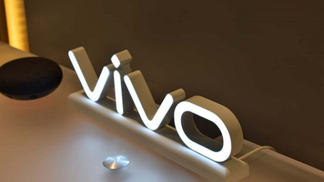 Vivo дарит подарки покупателям всех смартфонов и предлагает выиграть модель Vivo V17