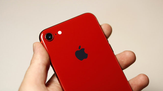 В России резко упала цена iPhone 8 после старта продаж iPhone SE 2020