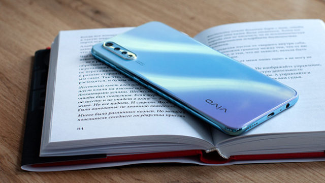 Распродажа: В России рухнули цены двух китайских смартфонов с мощными аккумуляторами