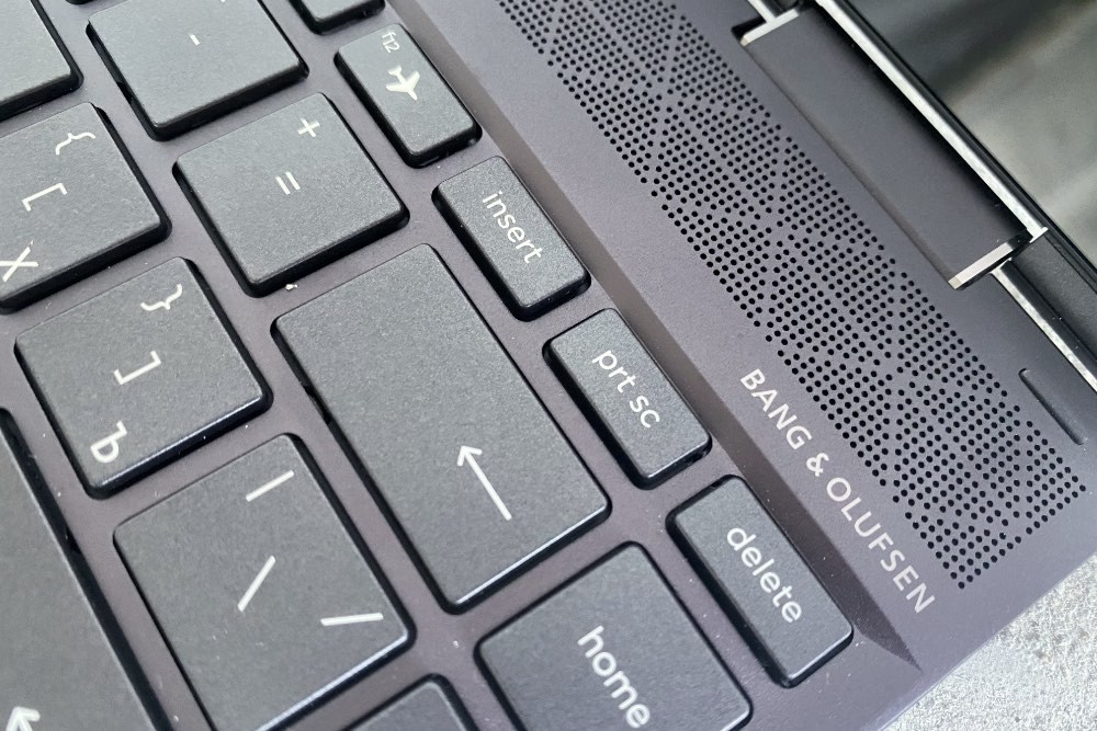 Обзор HP Envy X360 (13-ar0004-ur): компактный ноутбук-трансформер с мощным процессором фото