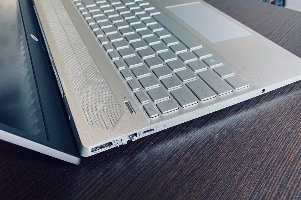 Обзор HP Pavilion 15-cs1006ur: быстрый ноутбук на процессоре Intel фото