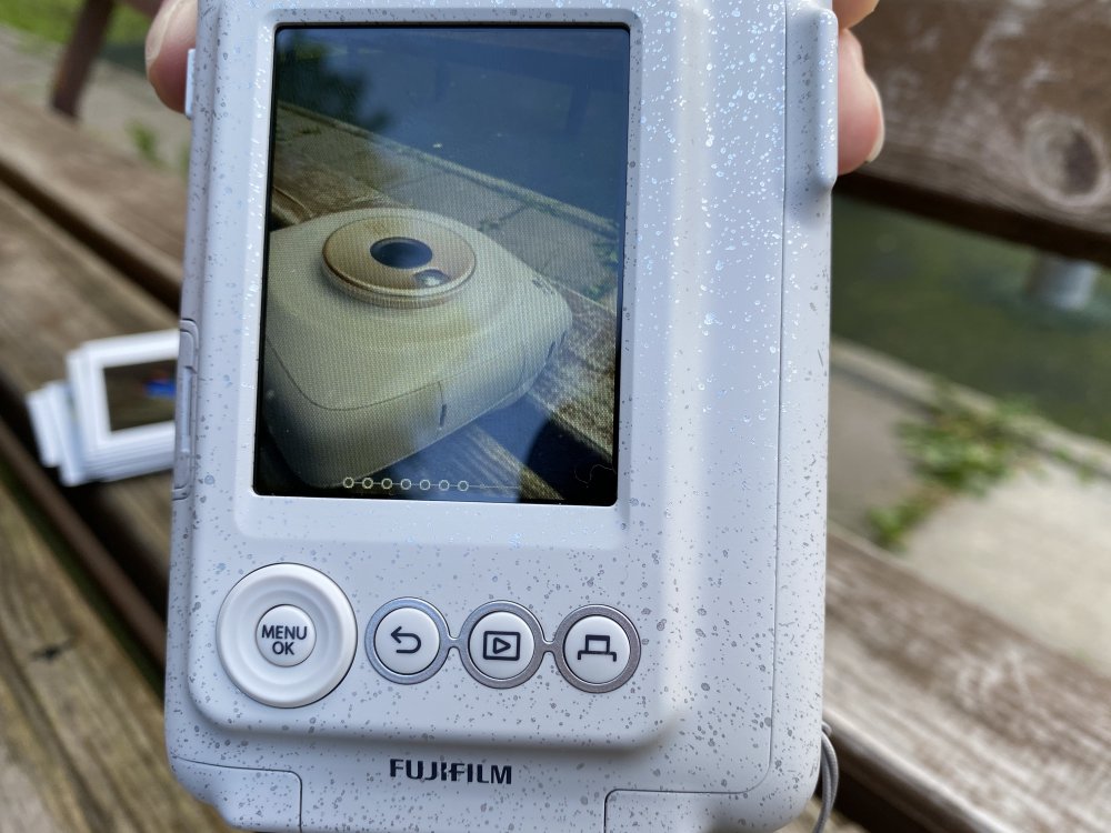 Теплый ламповый обзор фотоаппаратов мгновенной печати Fujifilm Instax: эмоция в подарок за 12 секунд фото