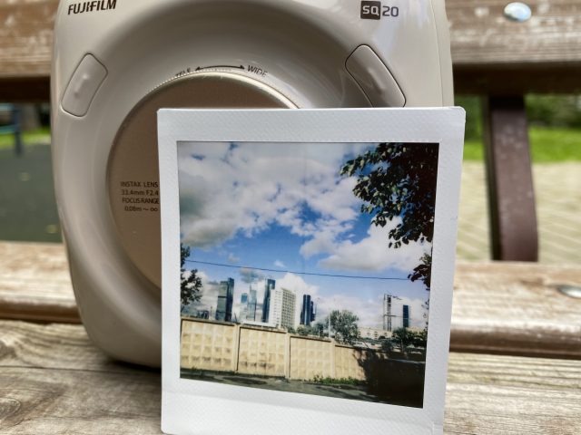 Теплый ламповый обзор фотоаппаратов мгновенной печати Fujifilm Instax: эмоция в подарок за 12 секунд фото