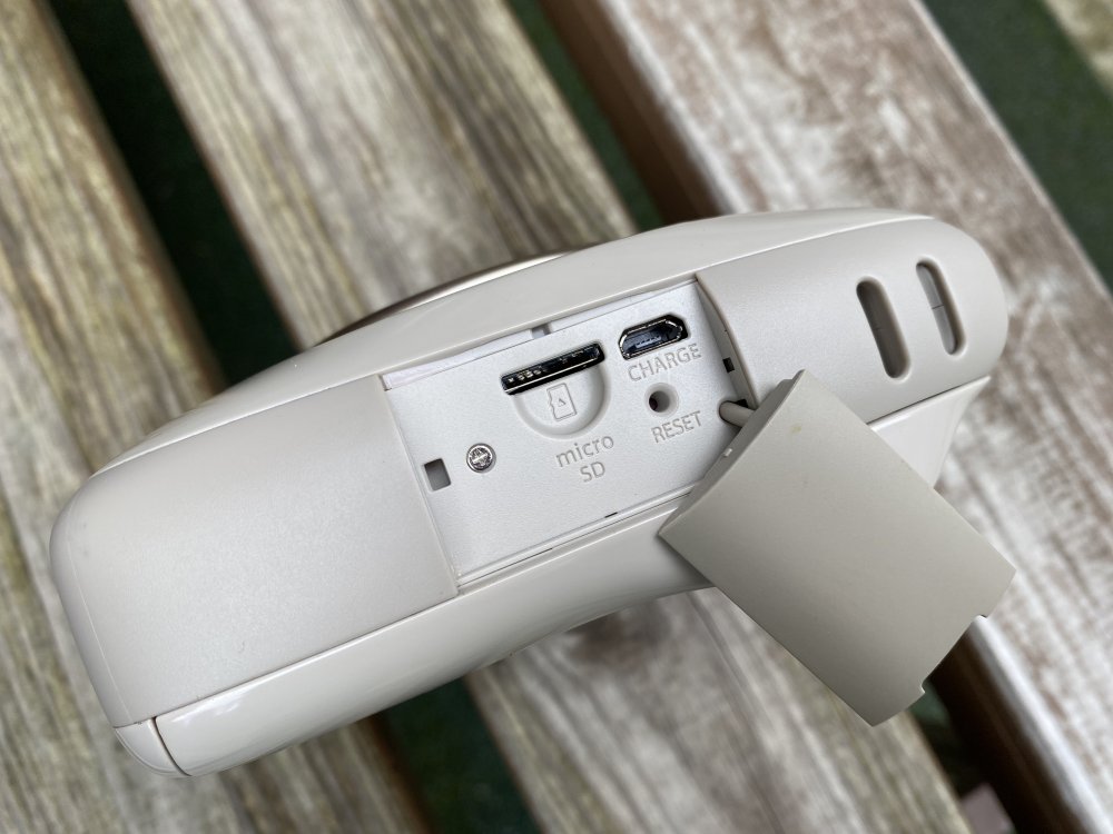 Теплый ламповый обзор фотоаппаратов мгновенной печати Fujifilm Instax: эмоция в подарок за 12 секунд фото