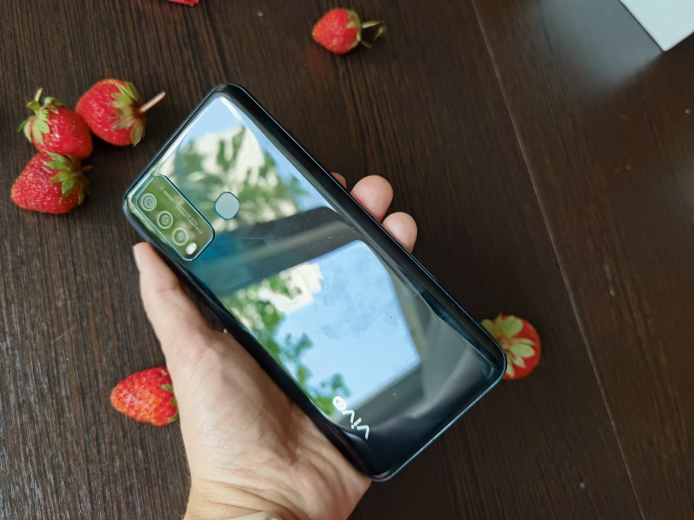 Обзор смартфона Vivo Y30: яркий и дружелюбный смартфон за небольшие деньги фото