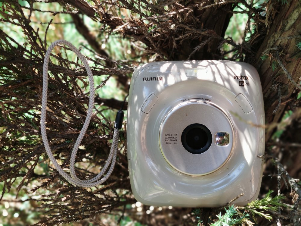 Теплый ламповый обзор фотоаппаратов мгновенной печати Fujifilm Instax: эмоция в подарок за 12 секунд фото