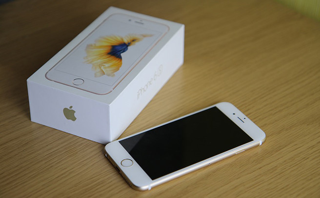 iPhone за 12 тысяч рублей: стоит ли покупать?