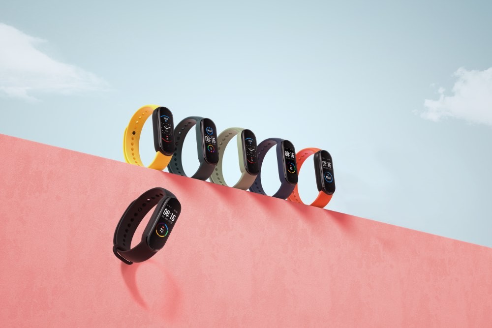 Новый Mi Smart Band 5 получил то, чего мы ждали в фитнес-браслетах много лет