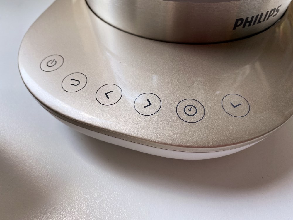 Вкусный обзор чайника Philips HD9450/81, в котором можно приготовить и чай, и суп, и яичницу фото