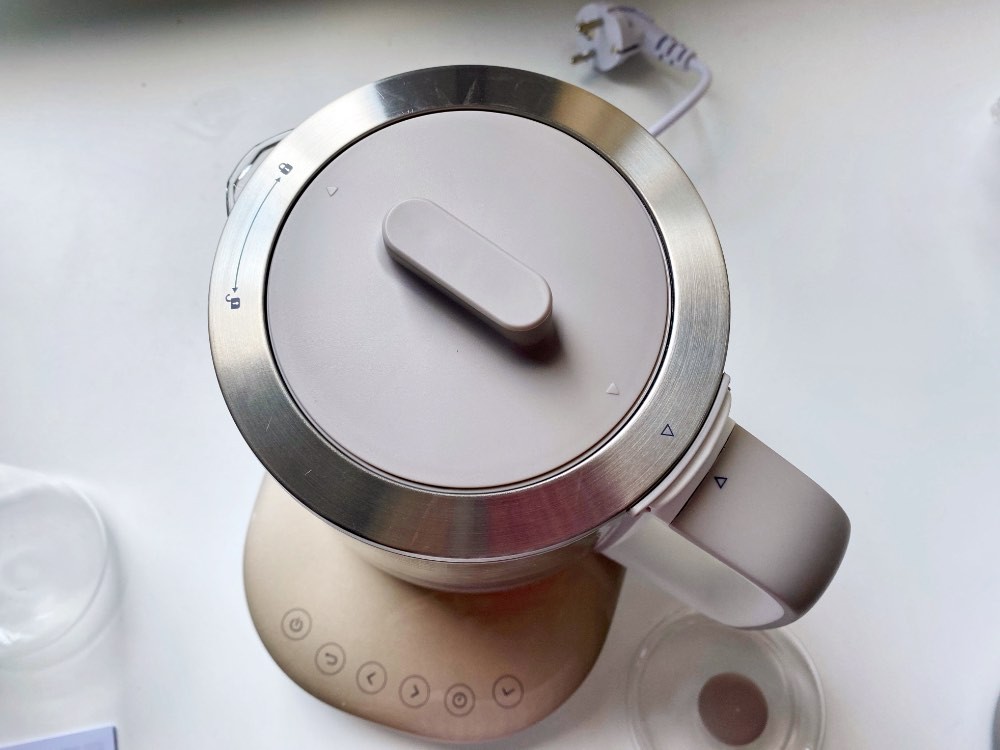 Вкусный обзор чайника Philips HD9450/81, в котором можно приготовить и чай, и суп, и яичницу