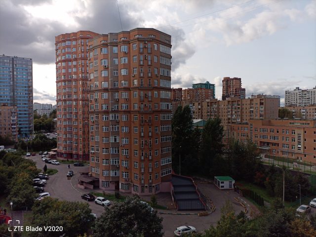 Обзор ZTE Blade V2020: смартфон, который старался всем угодить фото