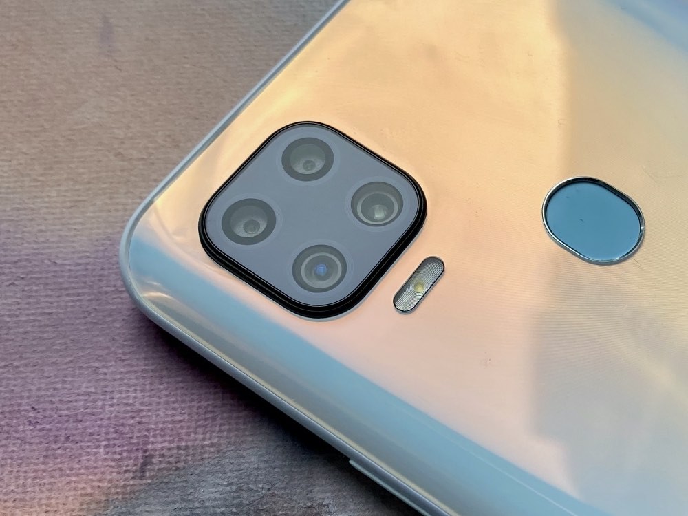 Обзор ZTE Blade V2020: смартфон, который старался всем угодить фото