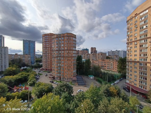 Обзор ZTE Blade V2020: смартфон, который старался всем угодить фото