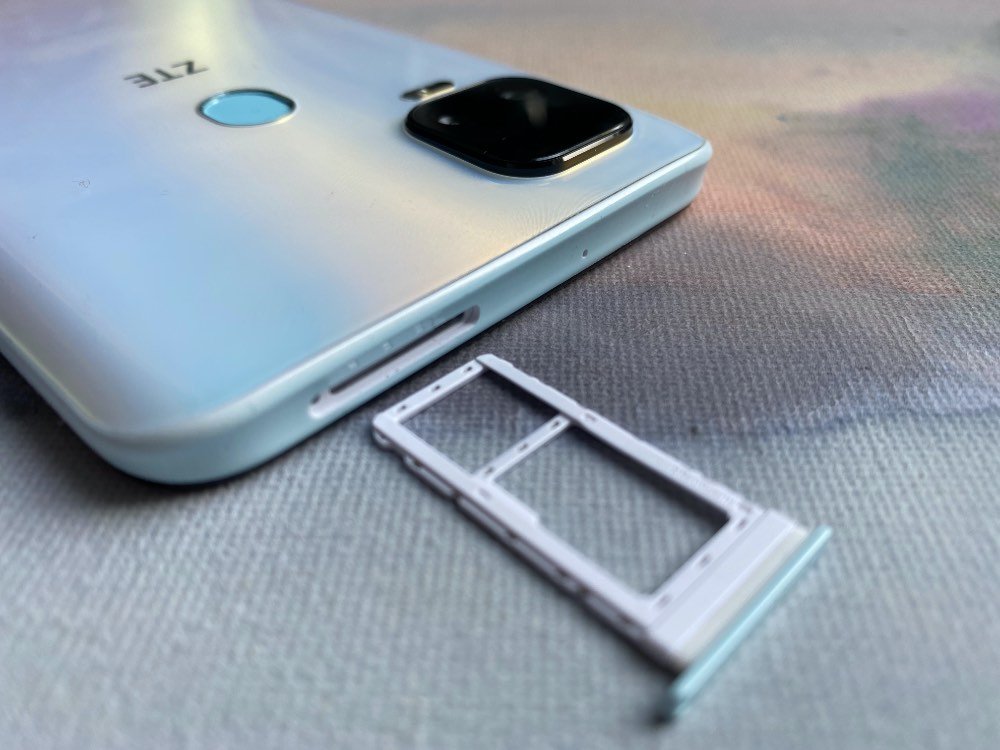 Обзор ZTE Blade V2020: смартфон, который старался всем угодить фото