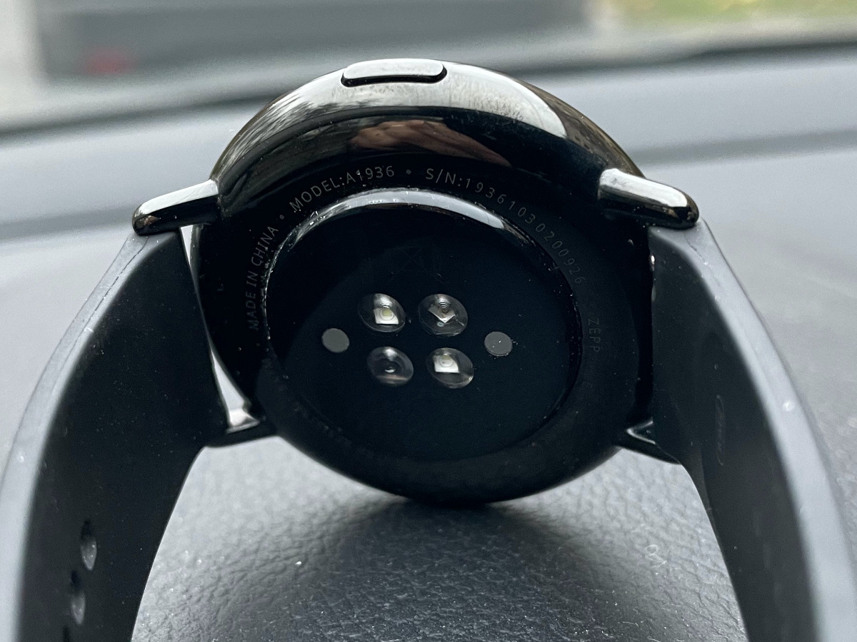 Обзор умных часов Zepp E: фантастически выглядят и многое умеют фото