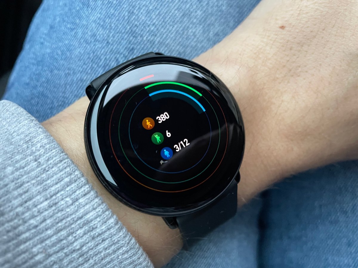 Обзор умных часов Zepp E: фантастически выглядят и многое умеют фото